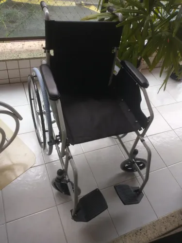 Cadeira de rodas (Freguesia /Campo Grande)