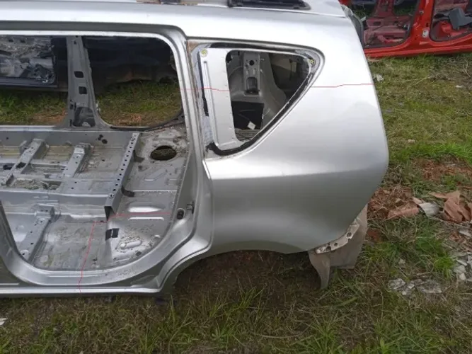 Lateral Traseira Esquerda Nissan Livina 2009-12 