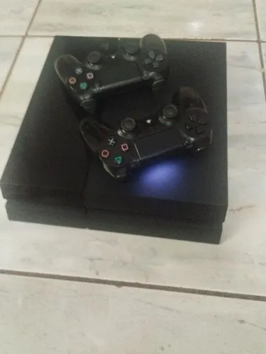 Ps 4 funcionando com 2 controles