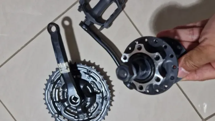 L250) Pedivela  e Cubo de Bicicleta, Várias Peças