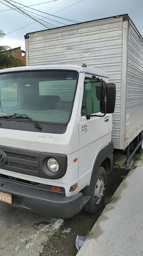 Caminhão delivery plus baú grande