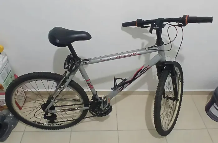 Bicicleta de marcha usada em boas condições