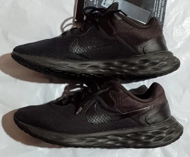 Tênis Nike Revolution 6