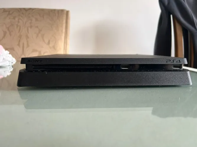 Ps4 slim sem controle