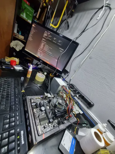 Placa Mae Gigabyte H310M H + I5 8500 LEIA O ANÚNCIO