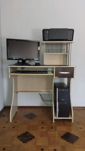 Computador completo com mesa 