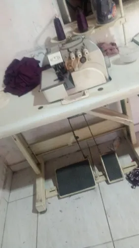 Máquina de custura