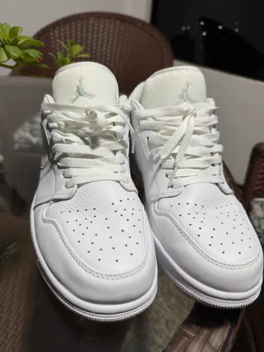 Air Jordan triple white