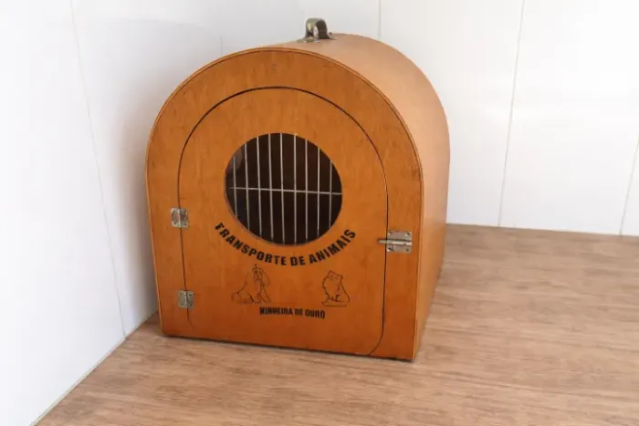 CAIXA DE TRANSPORTE DE MADEIRA PARA CAÊS E GATO