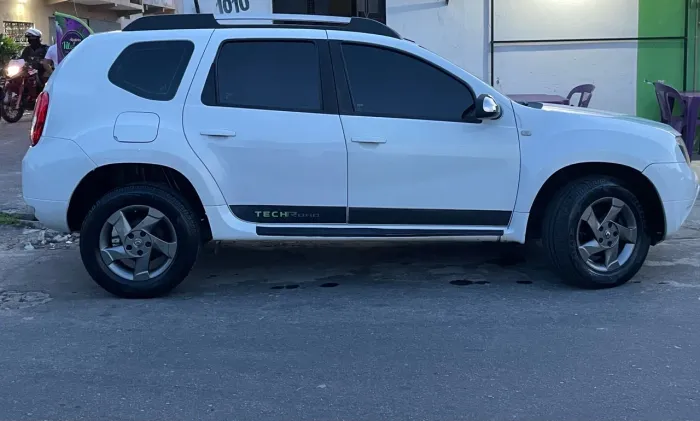 Renault Duster Dynamique 2.0 Hi-flex 16V Aut. 2014