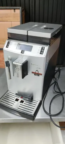 Cafeteira Saeco Lirika café expresso