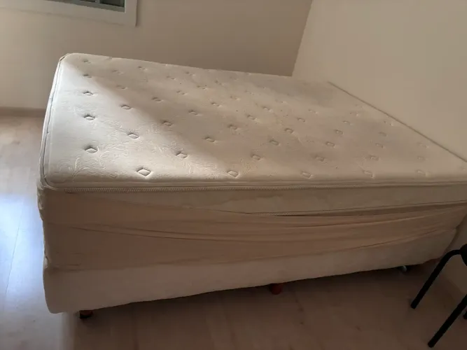 Cama box molas ensacadas Queen