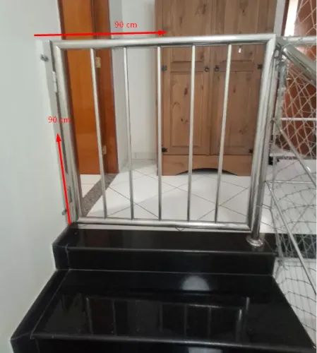 Porta para escada .