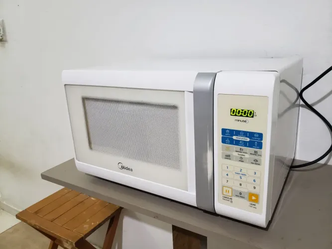 Microondas Midea 26L ((ENTREGO))