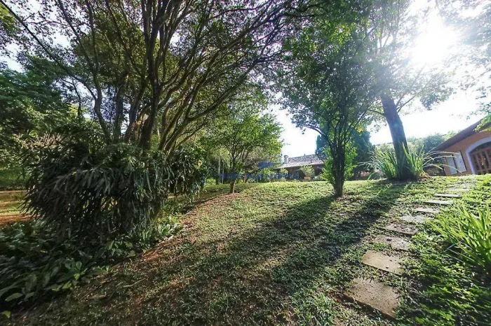 Terreno à venda na Granja Viana