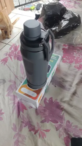 Garrafa ? térmica 650m. R$l 48 . *