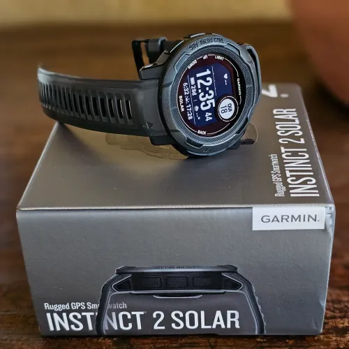 Garmin Instinct 2 SOLAR, excelente estado de conservação