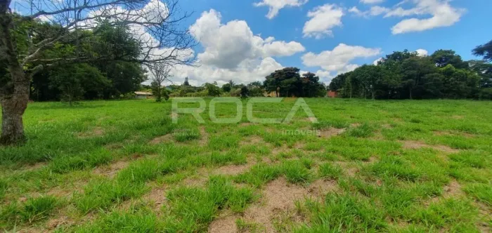 Chácara à Venda em São Carlos - Parque Itaipu: Seu Refúgio Rural Espera por Você!