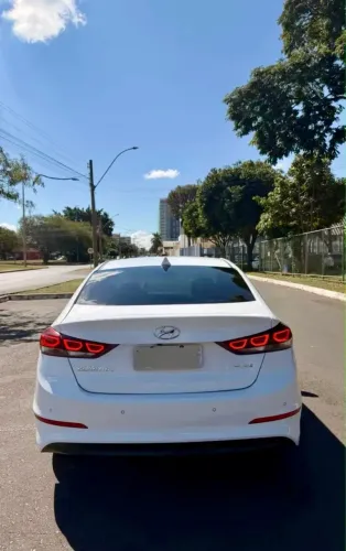 Hyundai Elantra Special Edit. 2.0 16V Flex Aut. 2017