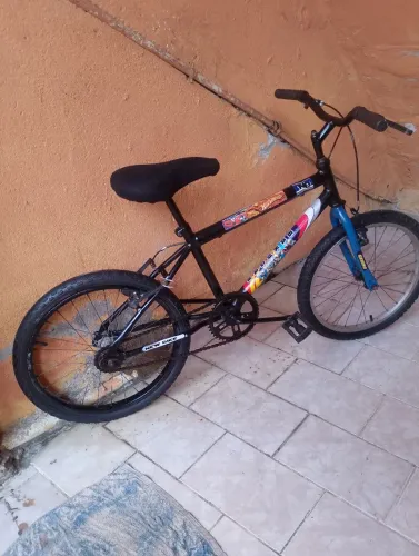 Bicicleta infantil aro 20 perfeita praticamente nova impecável unissex