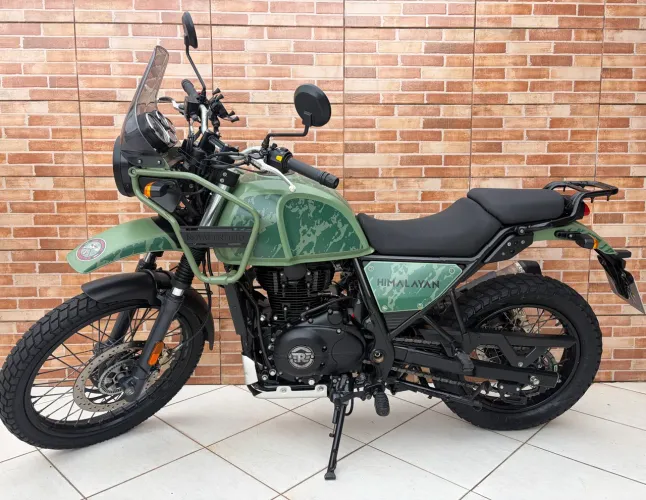 Moto Himalayan 411 2022 com 6.200 Km