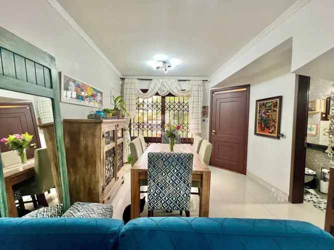 Casa com 3 quartos, 1suite e 2 vagas - Bairro Sarandi