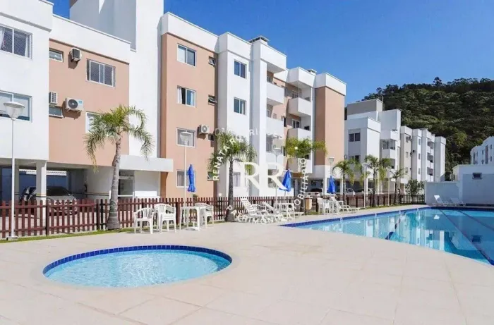 Apartamento à venda no Porto Caravelas Home Club - Canasvieiras, Florianópolis - AP0121.