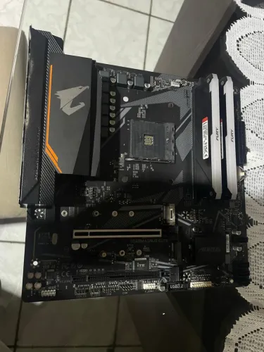 PLACA MÃE B550M AORUS ELITE & 32GB RAM FURY BEAST 