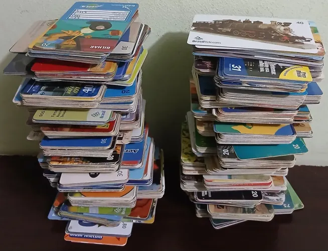 CARTÕES TELEFÔNICOS LOTE COM 1.000 UNIDADES DIVERSAS