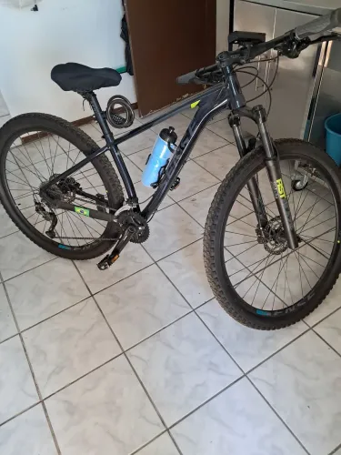Bicicleta Sense fun evo ouro shimano alívio pouco uso.