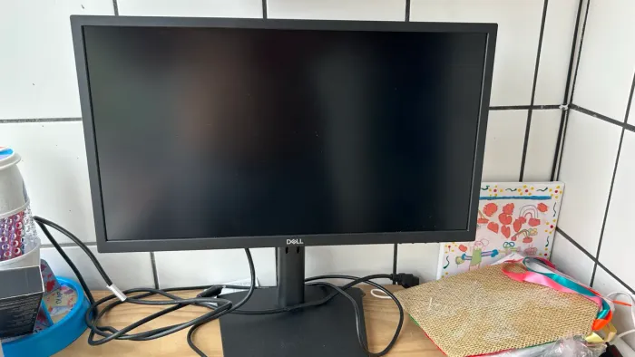 Monitor dell Model No.: E2222HSf