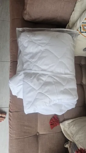 Vendendo Protetor de Cama de casal novo nunca usado 