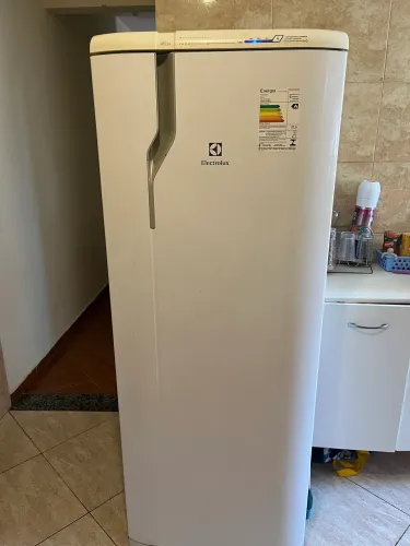 Vendo Geladeira Frost Free Electrolux