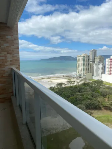 Apartamento - 3 dormitórios - 3 Suítes - localizado em Itapema / Meia Praia REF: DW650125