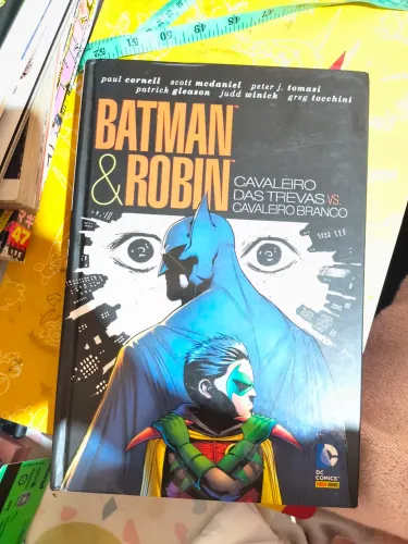 Batman e Robin Cavaleiro Branco 