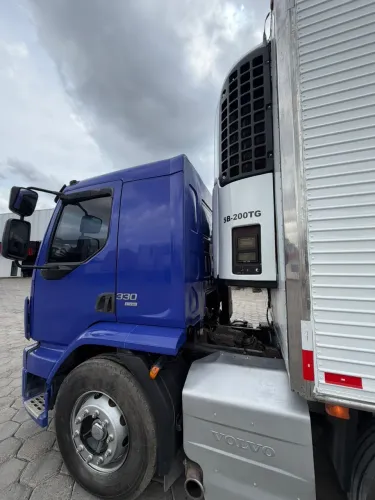 Bi truck Volvo VM330 8x2