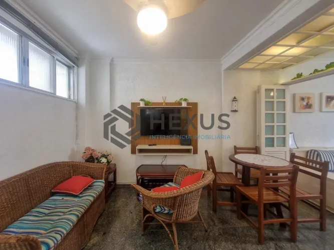 Apartamento mobiliado na quadra mar da Praia das Pitangueiras, Guaruja
