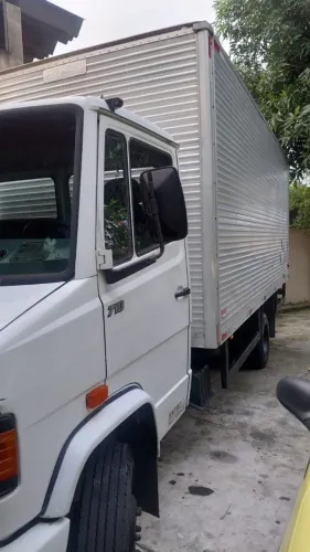 Caminhão mb 710
