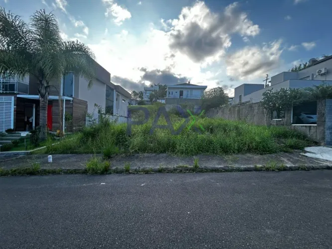 Terreno de 379m² à venda na Pedra Branca