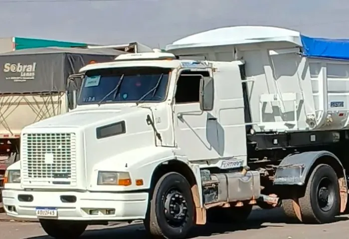 Vendo o conjunto Volvo NL10