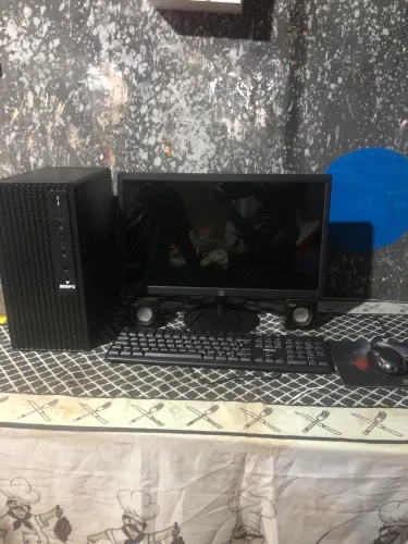 Pc de escritório em perfeito estado .