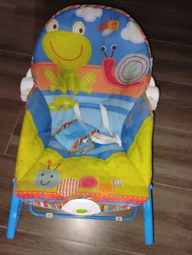 Vende se cadeirinha de balanço toca e vibra