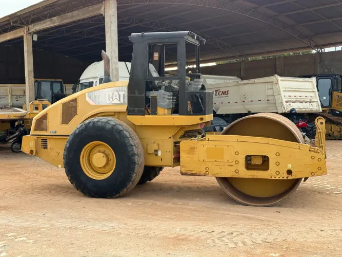 ROLO COMPACTADOR CATERPILLAR 2009 - CS56 6cc