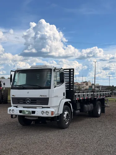 Mercedes 1719 2013 - Baixa KM - Toco - Carroceria top 7.10M - top - Lages/SC