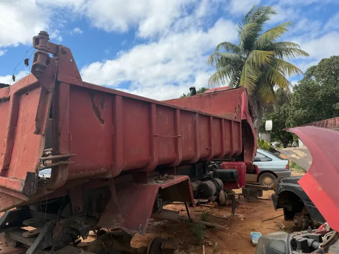 Caçamba 8m