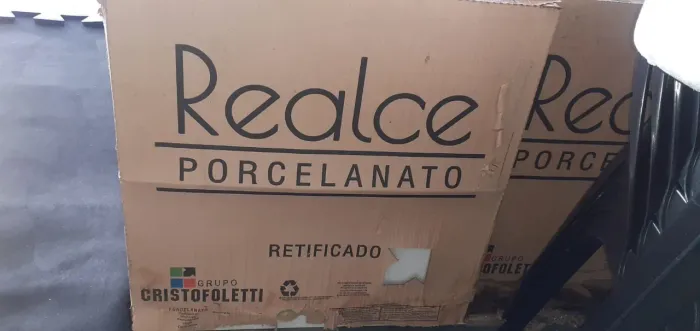 Vendo Porcelanato Reale 61,1x61,1mm 43m2