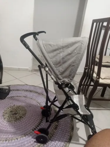 Vendo carrinho de bebê