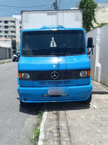 Caminhão mercedes 710 ano 1999
