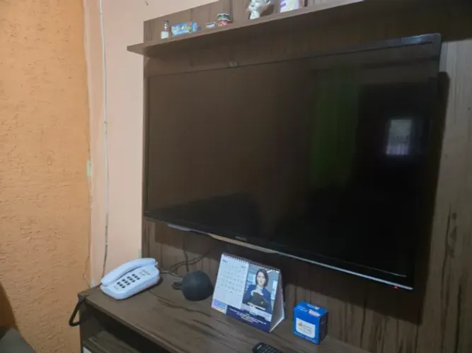 TV Philips 39" LED Full HD 39PFL3608G/78 | Completa | Controle Original | Excelente Estado