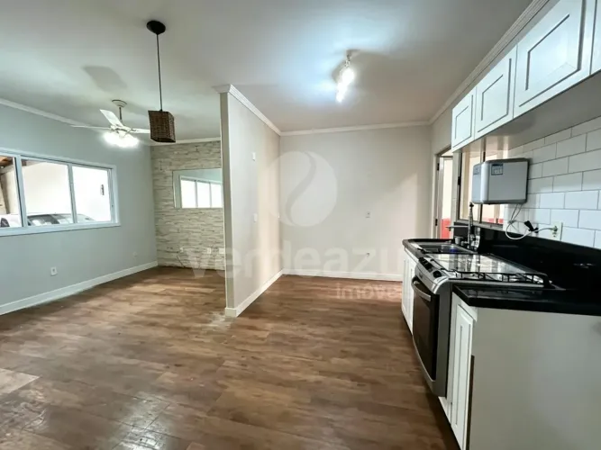 Casa com 3 quartos, área gourmet, 2 vagas no Orestes Ongaro, Hortolândia-SP.
